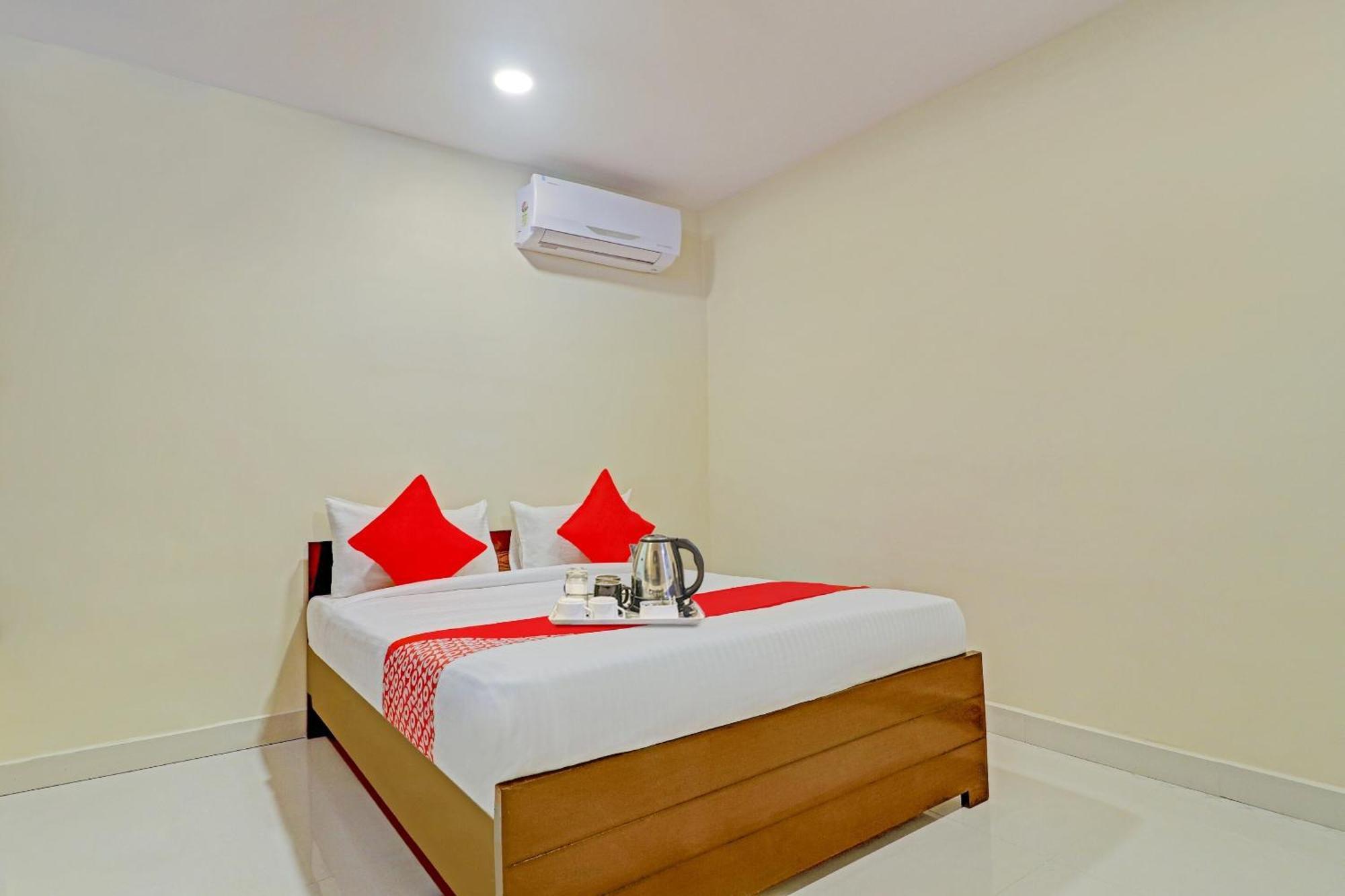 Hotel O Aayush Stay Inn Haiderabad Buitenkant foto