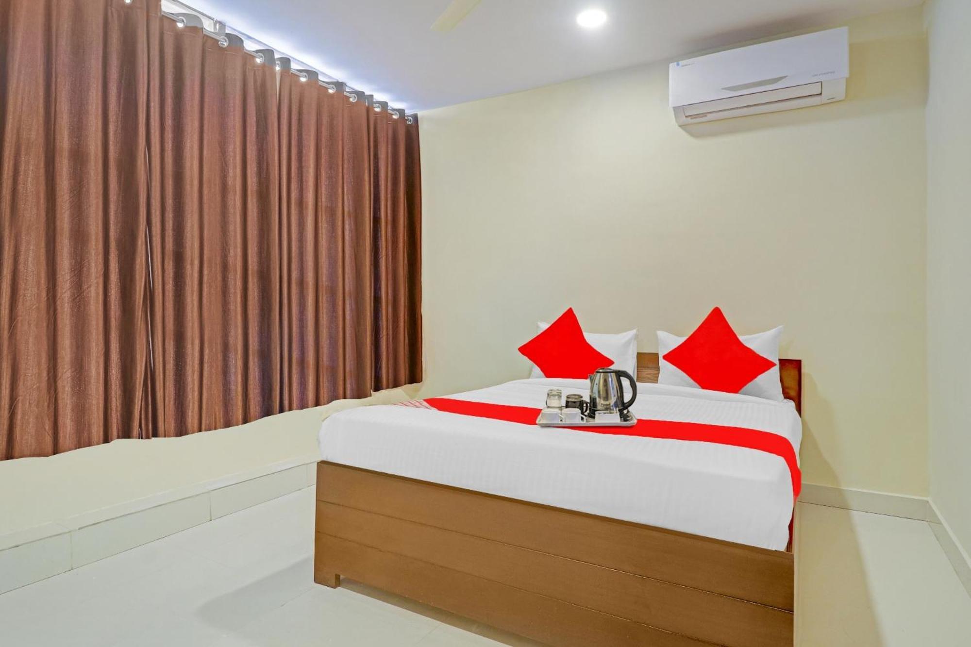 Hotel O Aayush Stay Inn Haiderabad Buitenkant foto