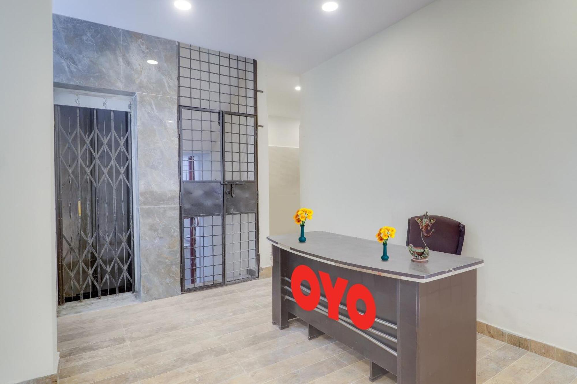 Hotel O Aayush Stay Inn Haiderabad Buitenkant foto